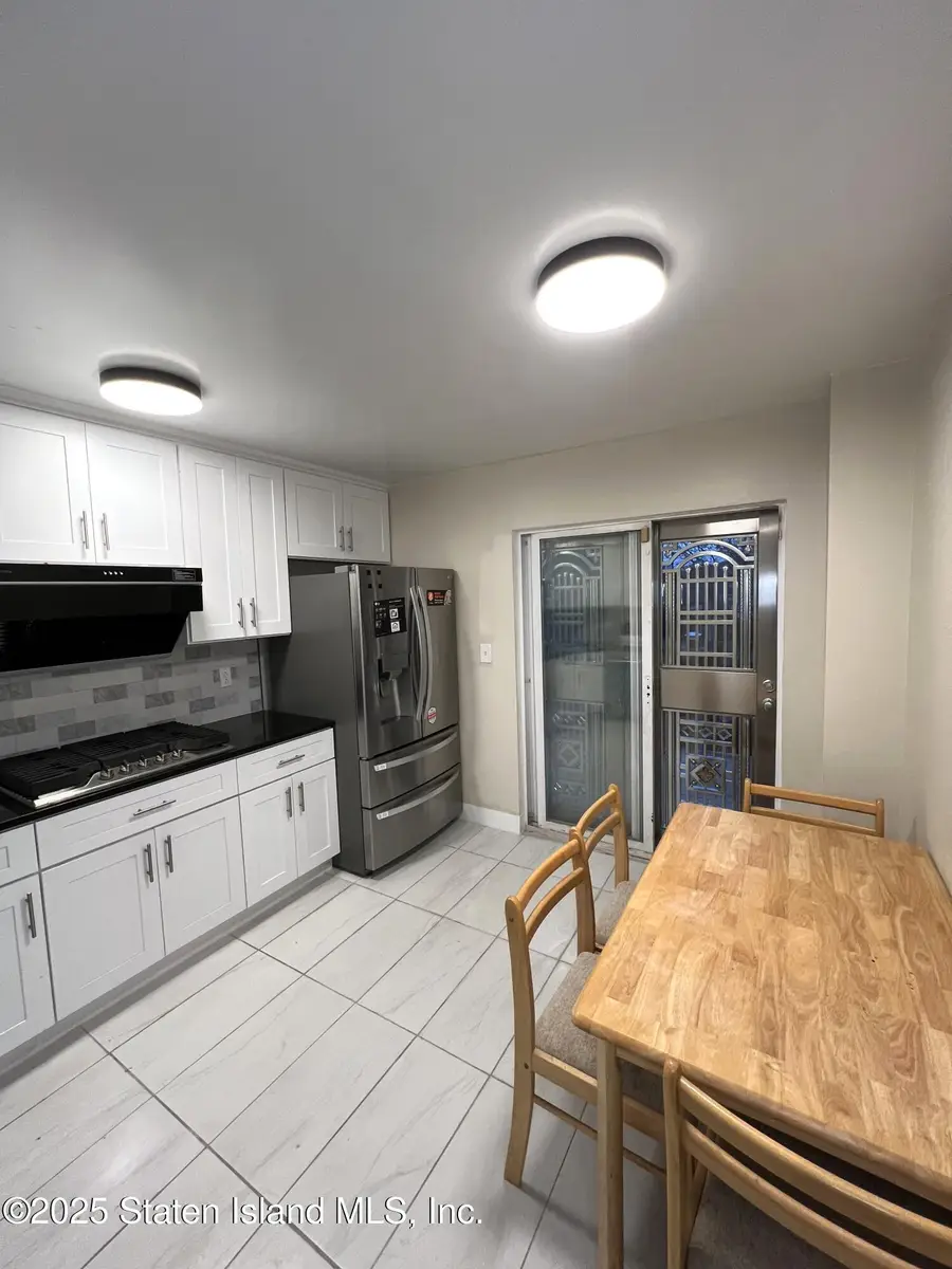 16 Mickardan Court, Staten Island, NY 10304 - Image #3