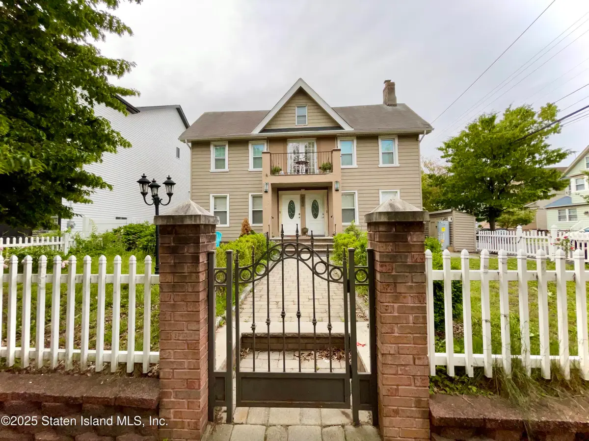 886 Delafield Avenue, Staten Island, NY 10310 - Image #1