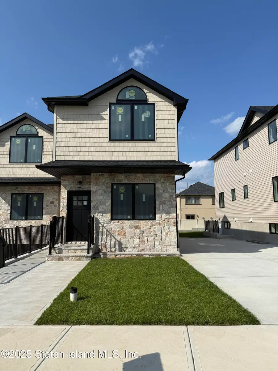 42 Greenway Avenue, Staten Island, NY 10314 - Image #3