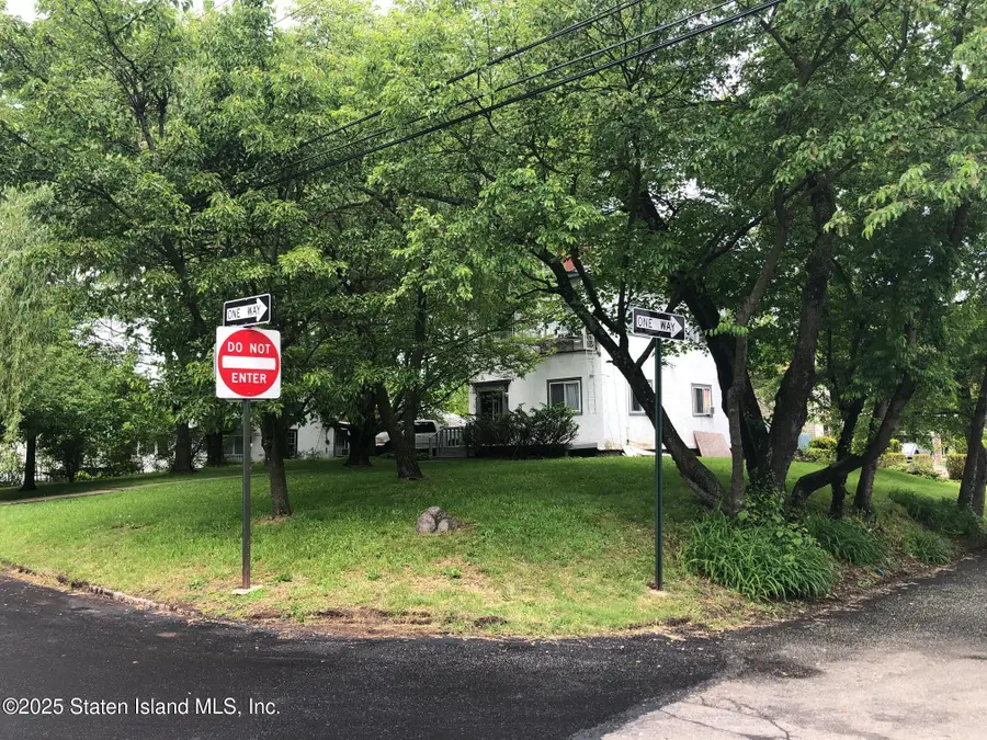 203 Center Street, Staten Island, NY 10306 - Image #2