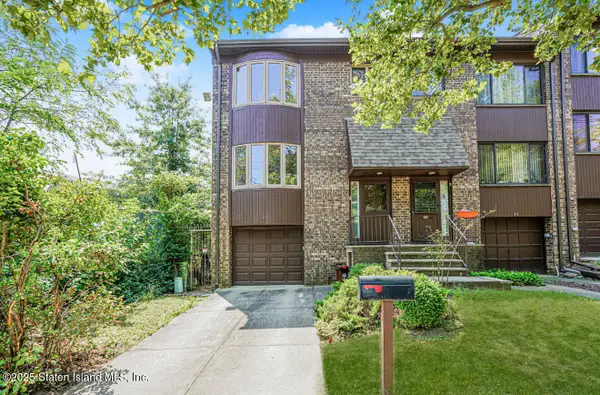 42 Narrows Road S, Staten Island, NY 10305