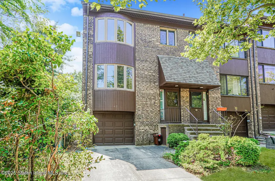 42 Narrows Road S, Staten Island, NY 10305 - Image #2