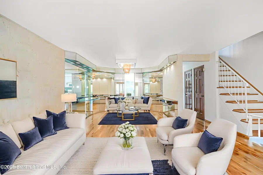 42 Narrows Road S, Staten Island, NY 10305 - Image #3