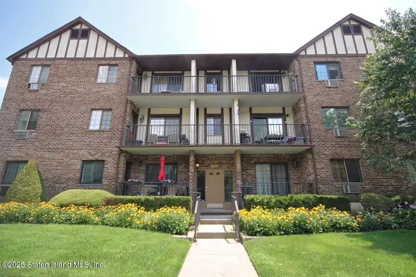 160 Devon Loop #5, Staten Island, NY 10314