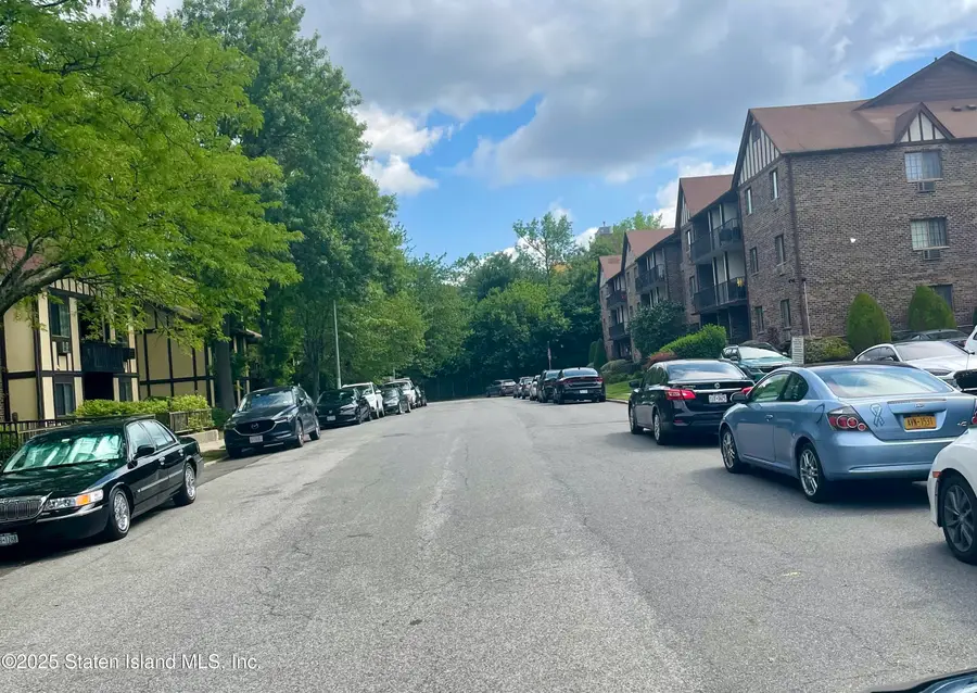 160 Devon Loop #5, Staten Island, NY 10314 - Image #2