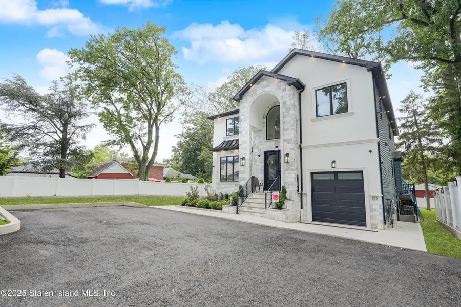 108 Giffords Lane, Staten Island, NY 10308 - Image #2