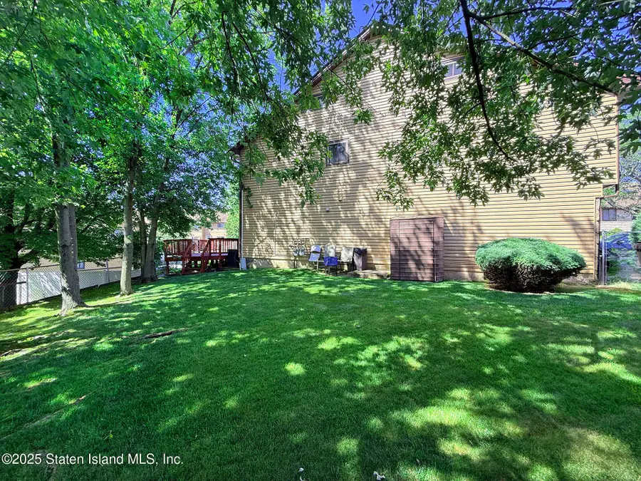 32 Sutton Place, Staten Island, NY 10312 - Image #3