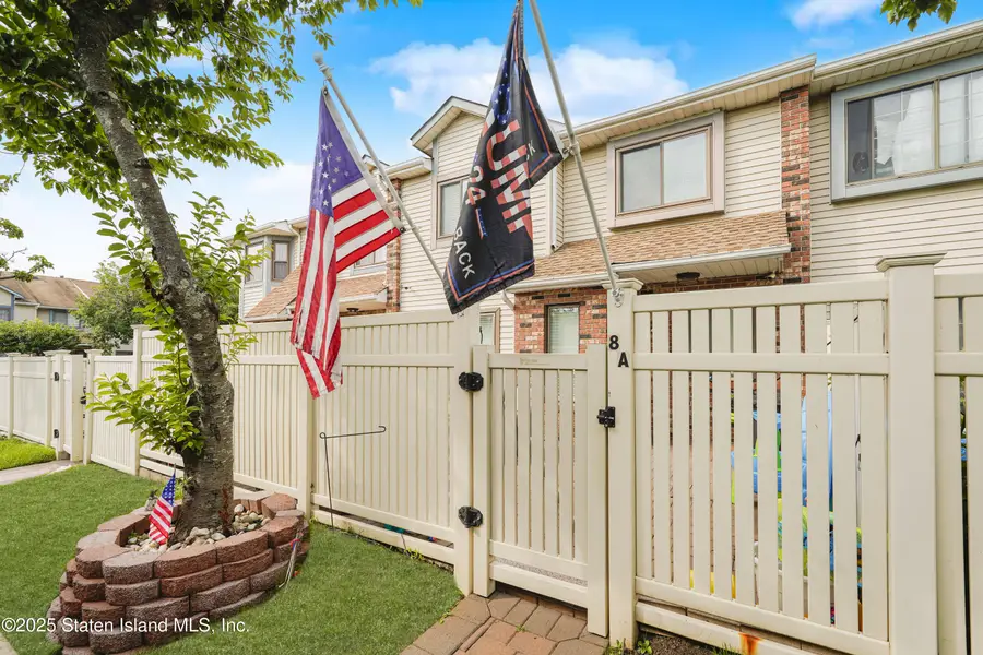 8 Mcdivitt Avenue #A, Staten Island, NY 10314 - Image #2