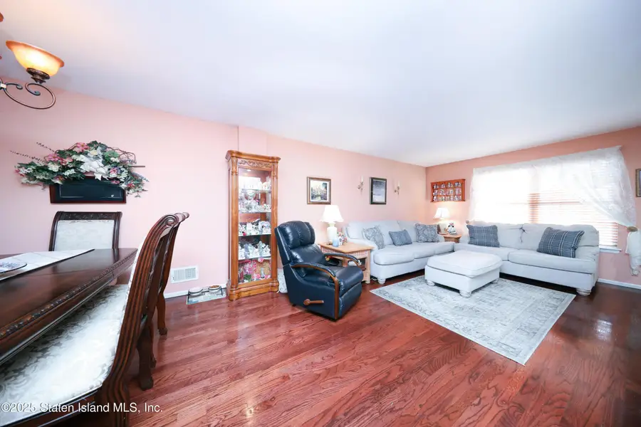 94 Sharrott Avenue, Staten Island, NY 10309 - Image #2