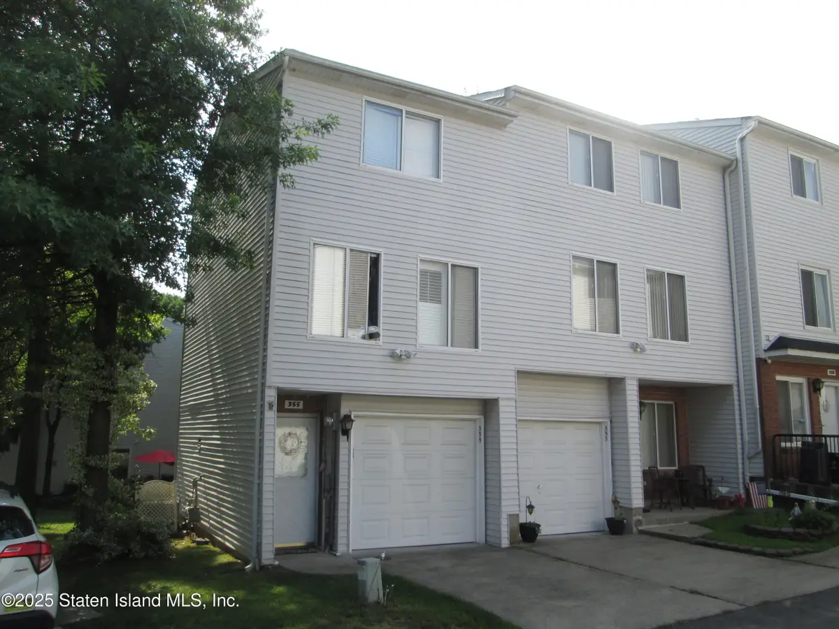 355 Ilyssa Way, Staten Island, NY 10312 - Image #1