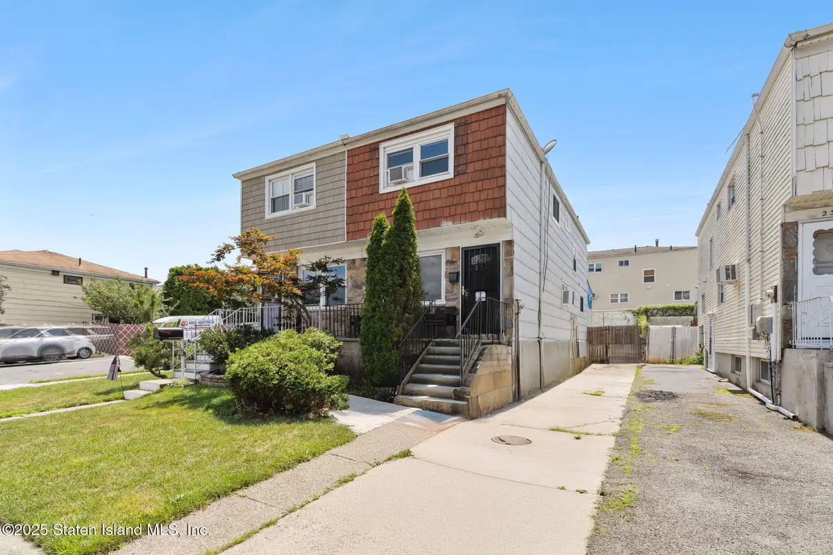 228 Westwood Avenue, Staten Island, NY 10314 - Image #1