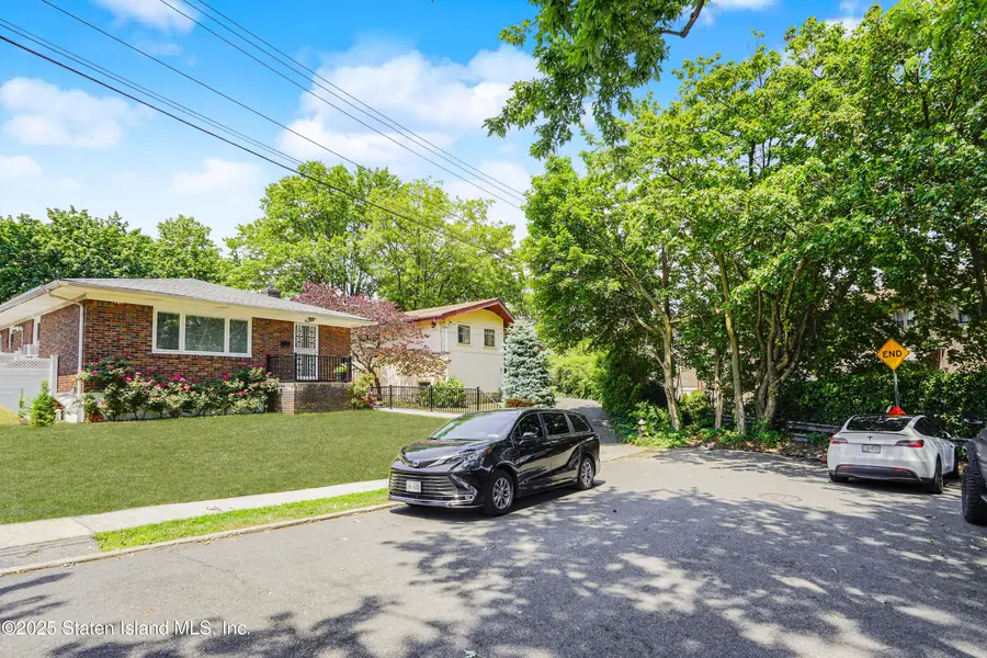 8 Piedmont Avenue, Staten Island, NY 10305 - Image #2
