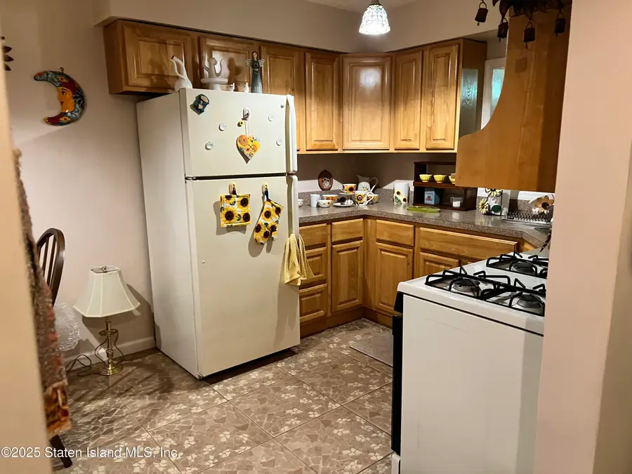 147 Robin Road, Staten Island, NY 10305 - Image #3