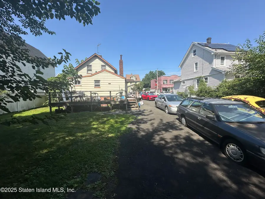 209 Simonson Avenue, Staten Island, NY 10303 - Image #2