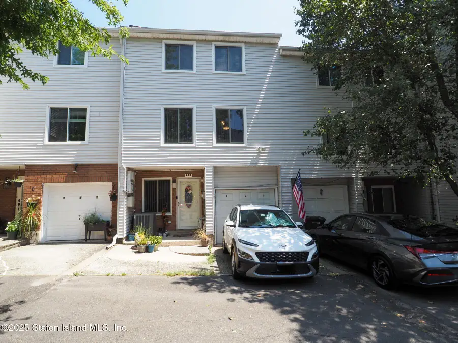 235 Ilyssaa Way, Staten Island, NY 10312 - Image #2