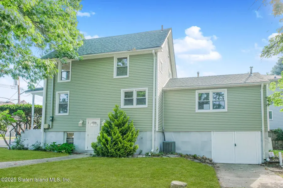132 Dewey Avenue, Staten Island, NY 10308 - Image #2