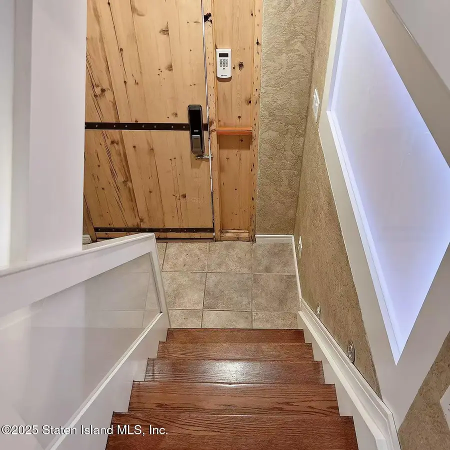 473 Dongan Hills Avenue, Staten Island, NY 10305 - Image #2