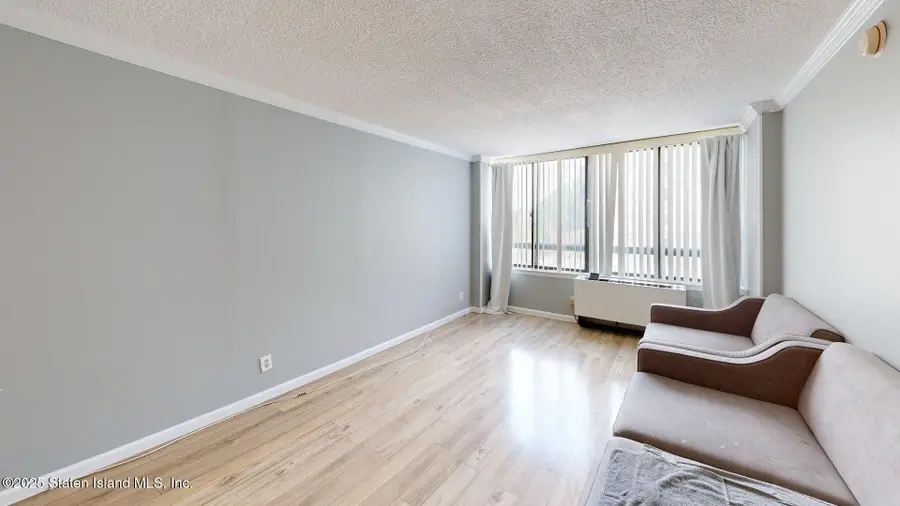 755 Narrows Road N #402, Staten Island, NY 10304 - Image #3