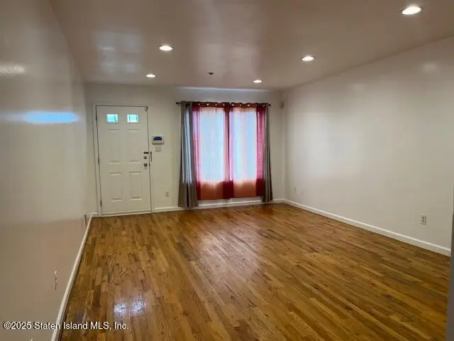 22 Spirit Lane, Staten Island, NY 10303 - Image #3