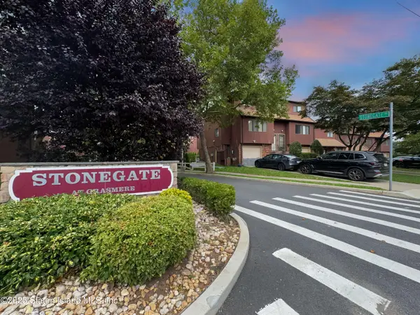 31 Alan Loop, Staten Island, NY 10304