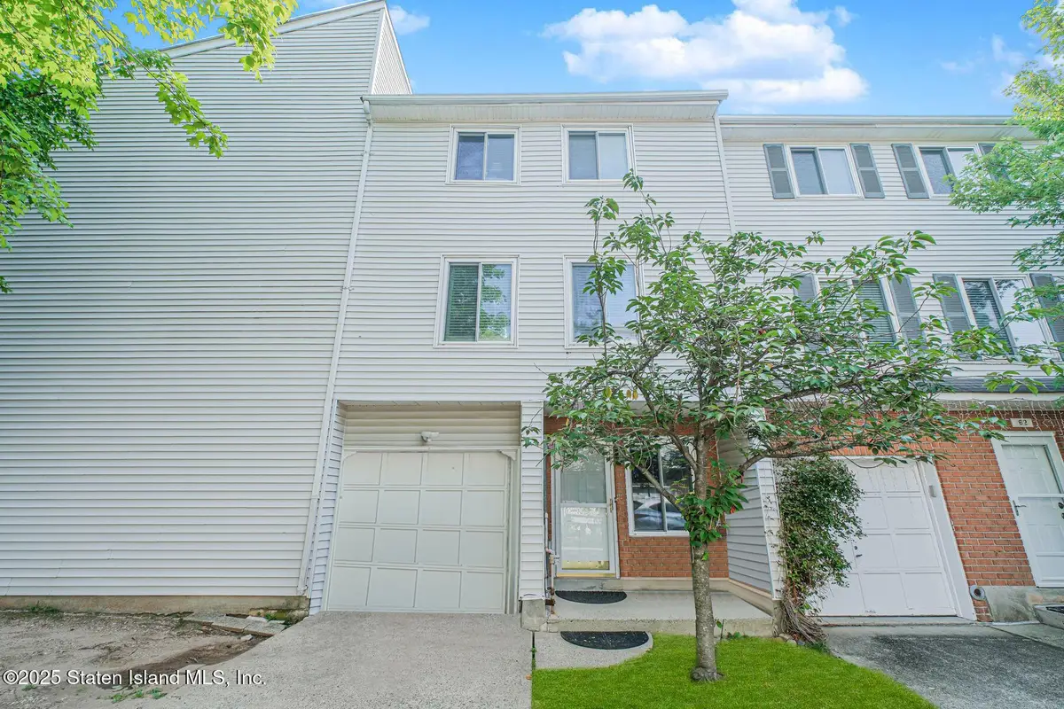 60 Ilyssa Way, Staten Island, NY 10312 - Image #1