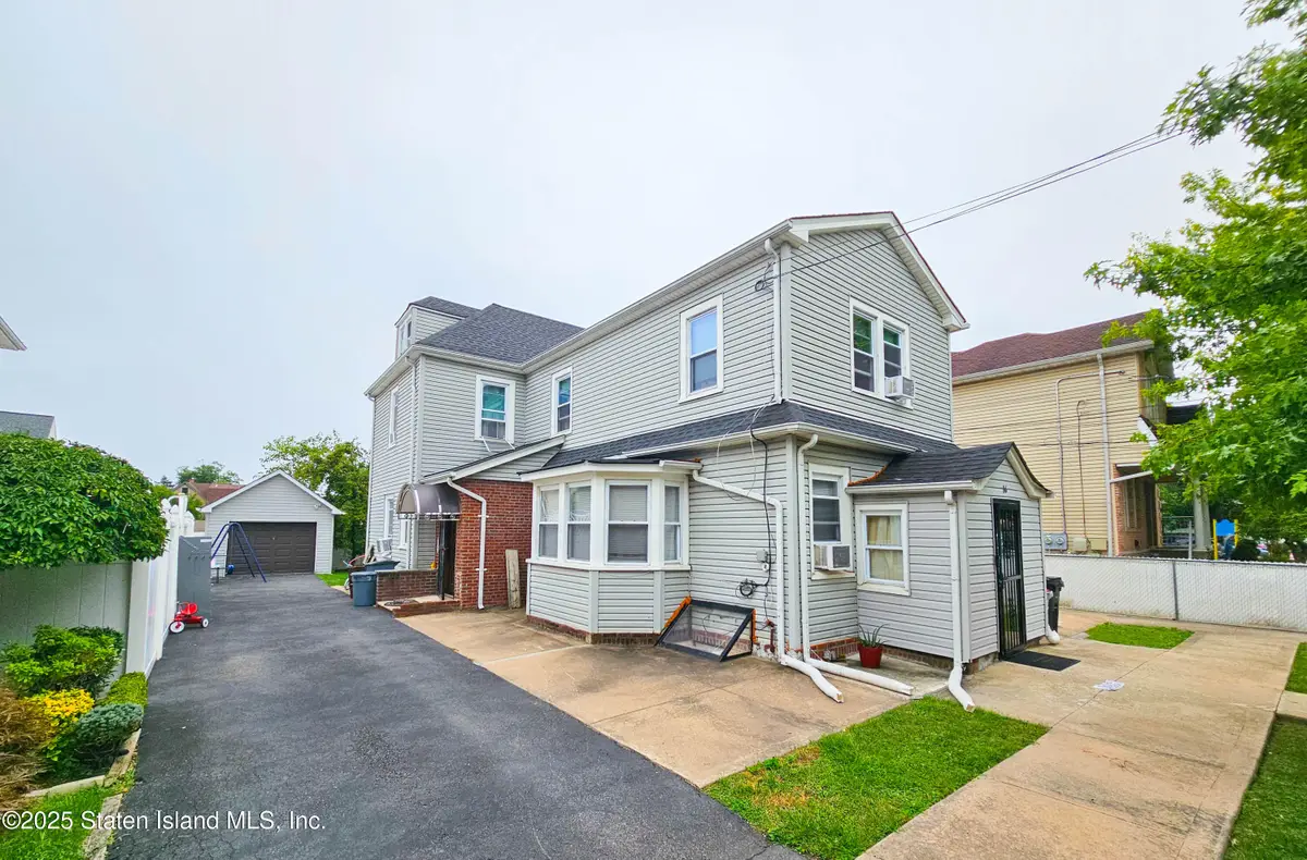 16 Lisbon Place, Staten Island, NY 10306 - Image #1