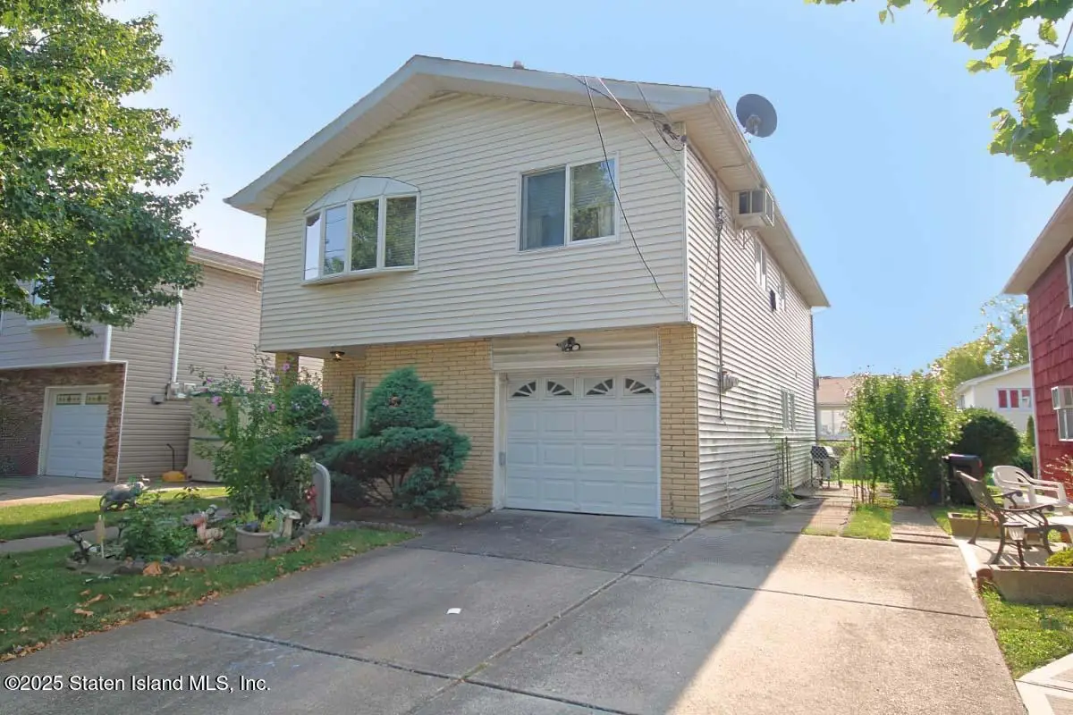 198 Warwick Avenue, Staten Island, NY 10314 - Image #1