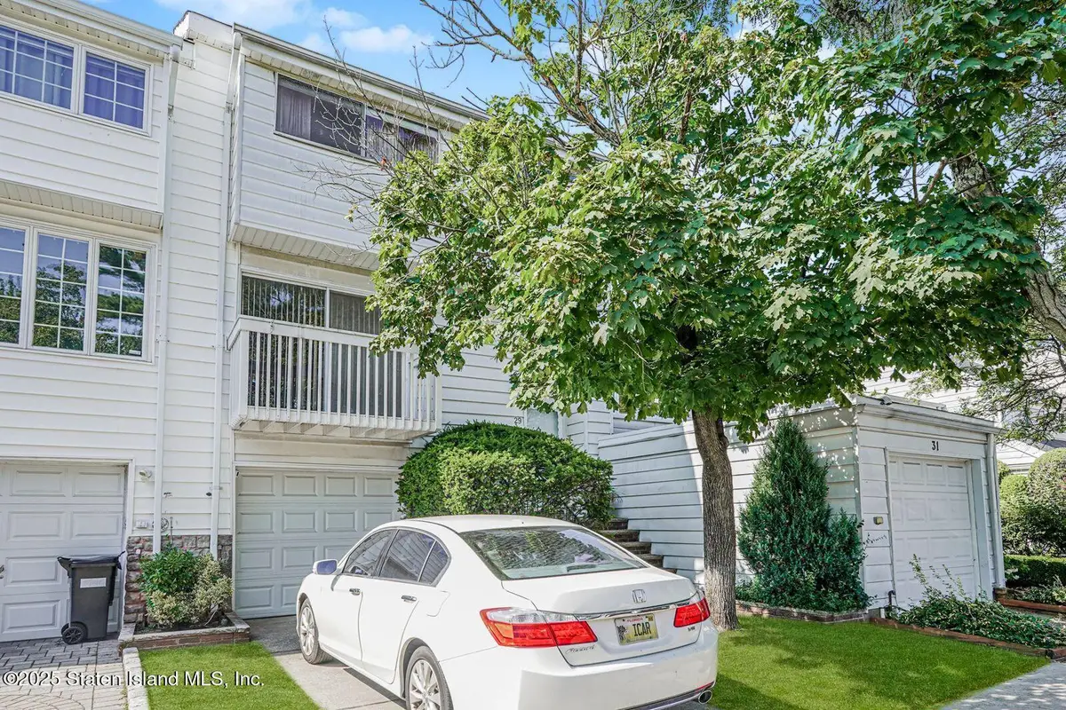 29 Chestnut Circle, Staten Island, NY 10312 - Image #1
