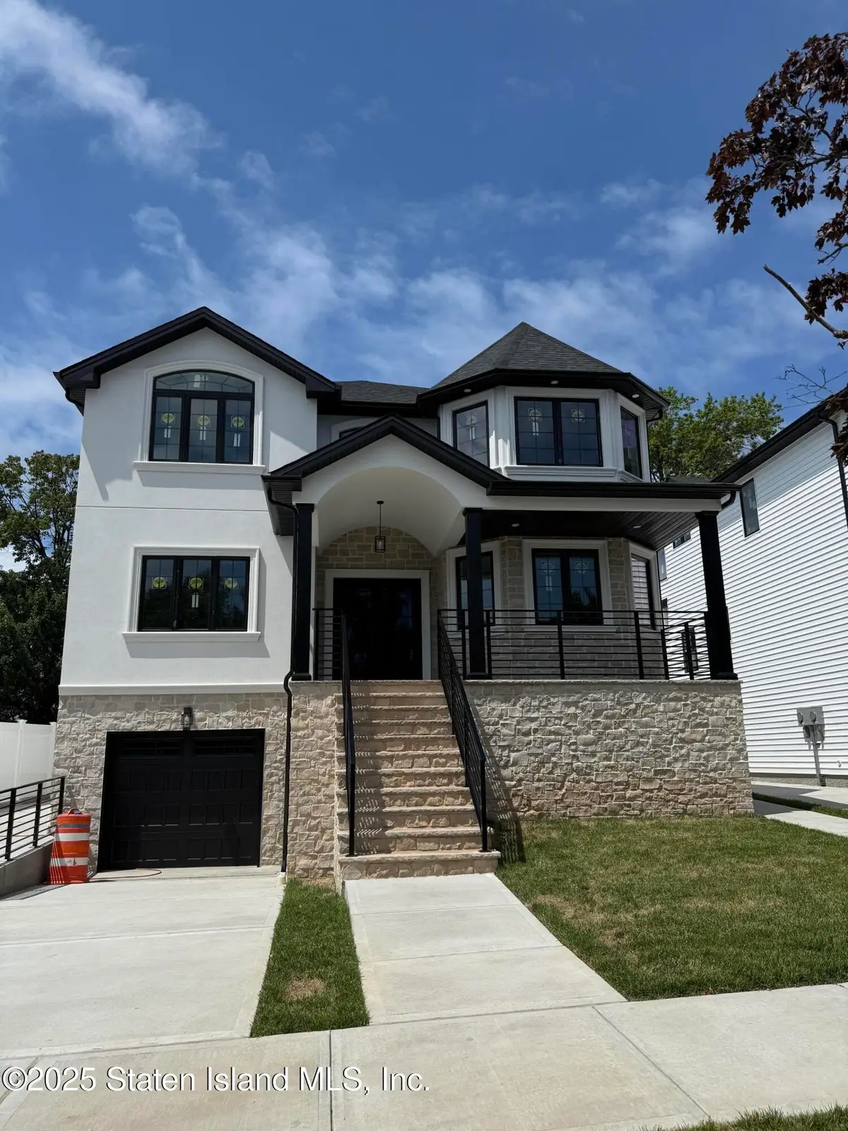 1047 Edgegrove Avenue, Staten Island, NY 10309 - Image #1