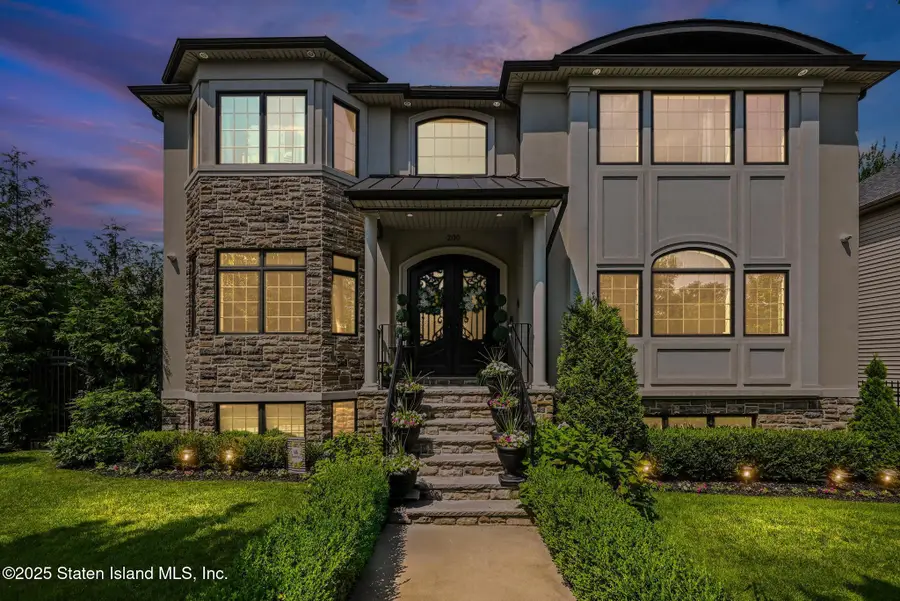 200 Cheevers Lane, Staten Island, NY 10307 - Image #2