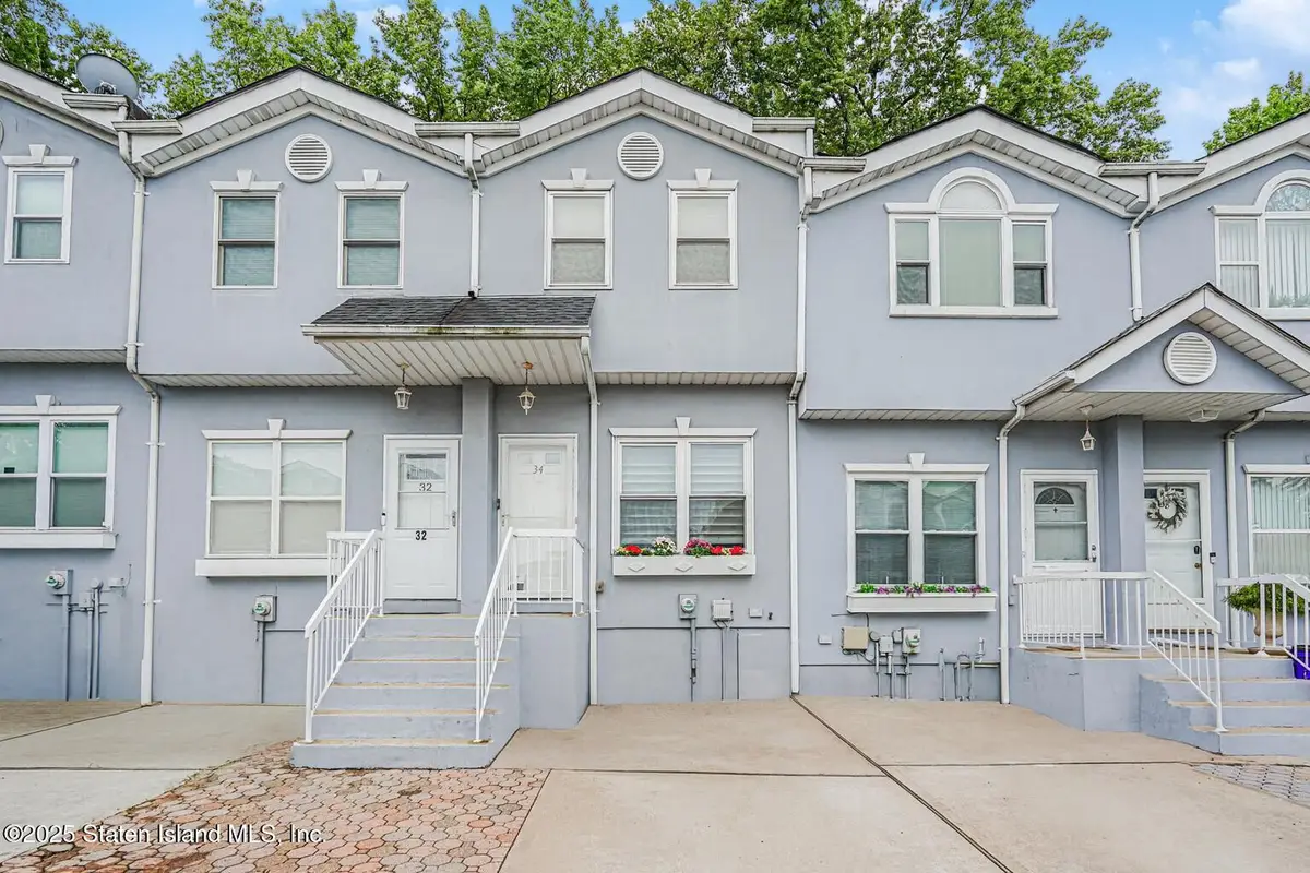 34 Crown Court, Staten Island, NY 10312 - Image #1