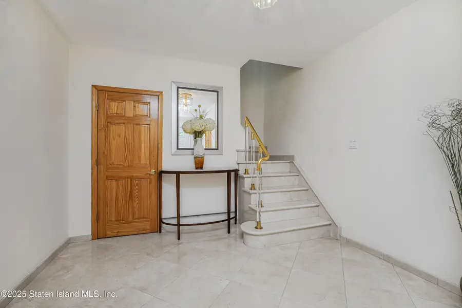 106 Redwood Avenue, Staten Island, NY 10308 - Image #3