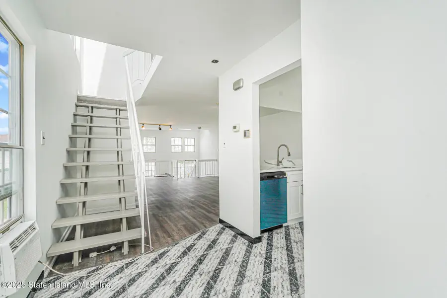 11 Villa Nova Street, Staten Island, NY 10314 - Image #3