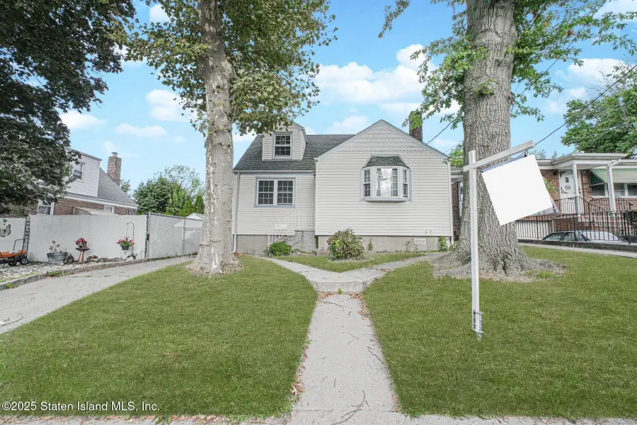 523 Woolley Avenue, Staten Island, NY 10314 - Image #2