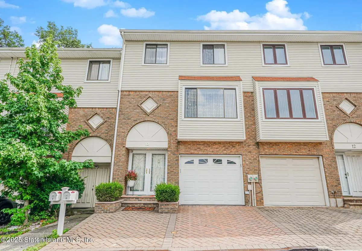 10 Ivy Court, Staten Island, NY 10309 - Image #1