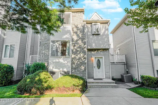 50 Regal Walk, Staten Island, NY 10303