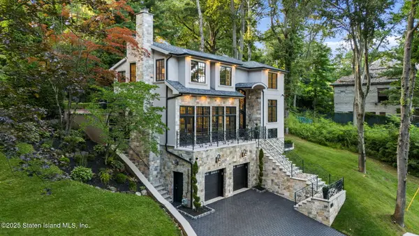 44 Annfield Court, Staten Island, NY 10304