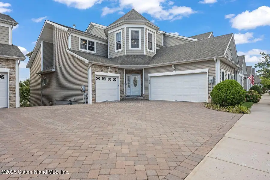 66 Pilot Lane, Staten Island, NY 10309 - Image #2