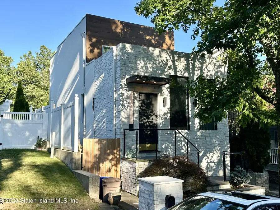 93 Aultman Avenue, Staten Island, NY 10306 - Image #3