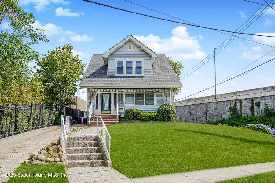 77 Todt Hill Road, Staten Island, NY 10314 - Image #3