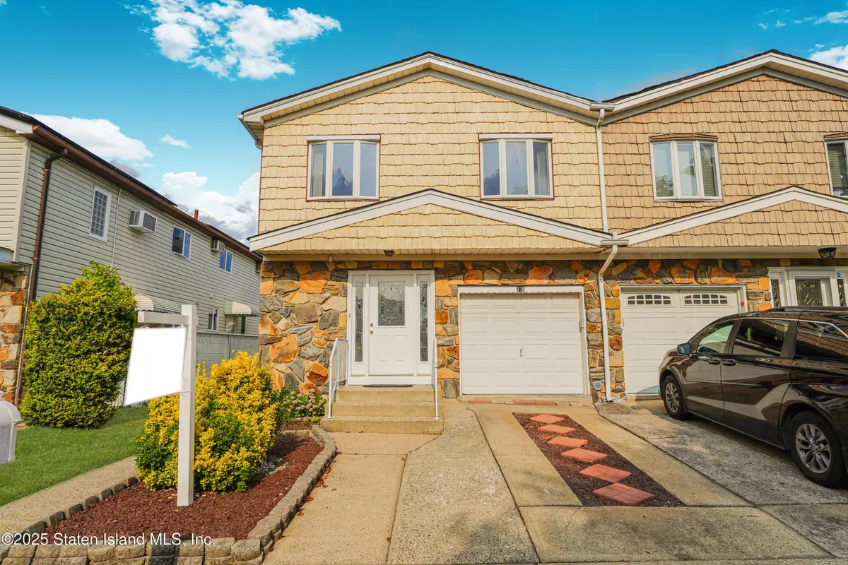379 Brookfield Avenue, Staten Island, NY 10308 - Image #1