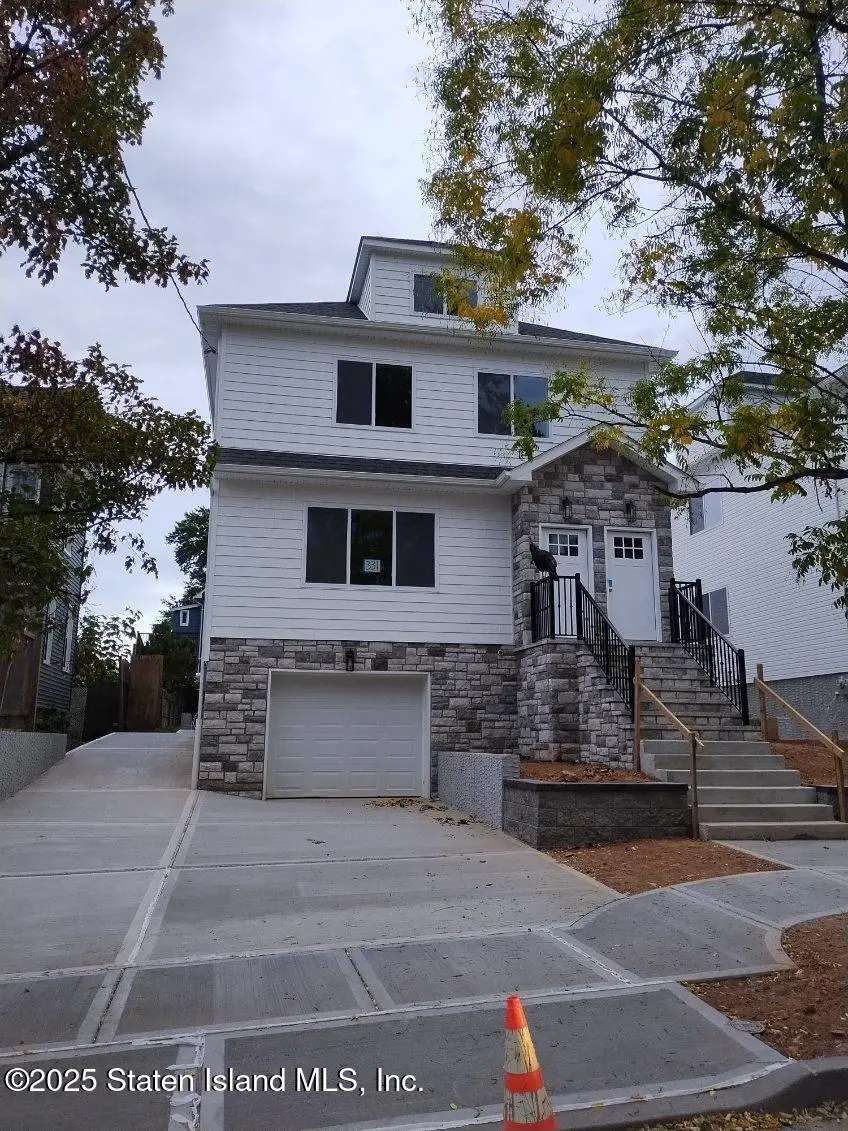 331 Oakland Avenue, Staten Island, NY 10310 - Image #1
