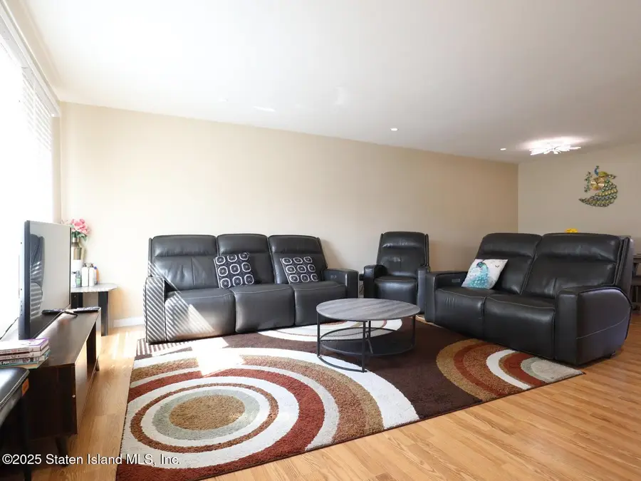 37 Charleston Avenue, Staten Island, NY 10309 - Image #3