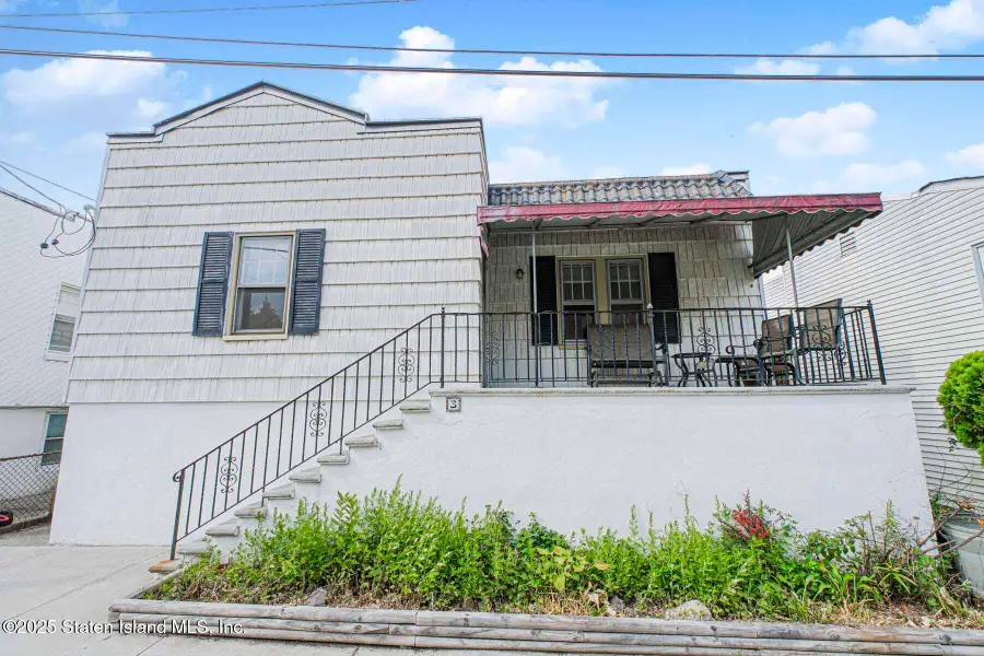 3 Jarvis Court, Queens, NY 11691 - Image #2