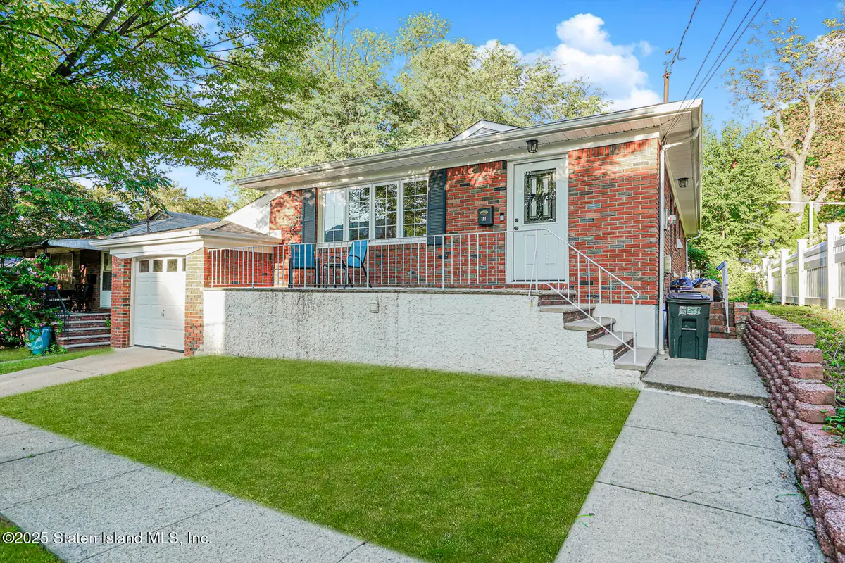 11 Curtis Court, Staten Island, NY 10310 - Image #1