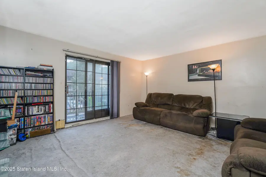 135 Russek Drive, Staten Island, NY 10312 - Image #2