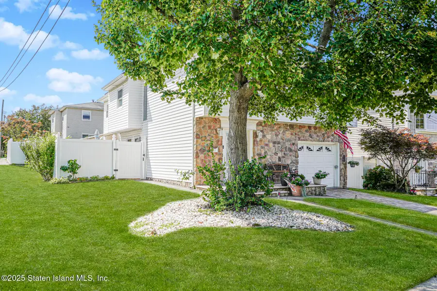 256 Thomas Street, Staten Island, NY 10306 - Image #3