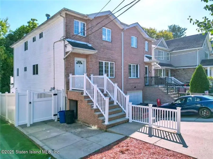 26 Station Avenue, Staten Island, NY 10309 - Image #2
