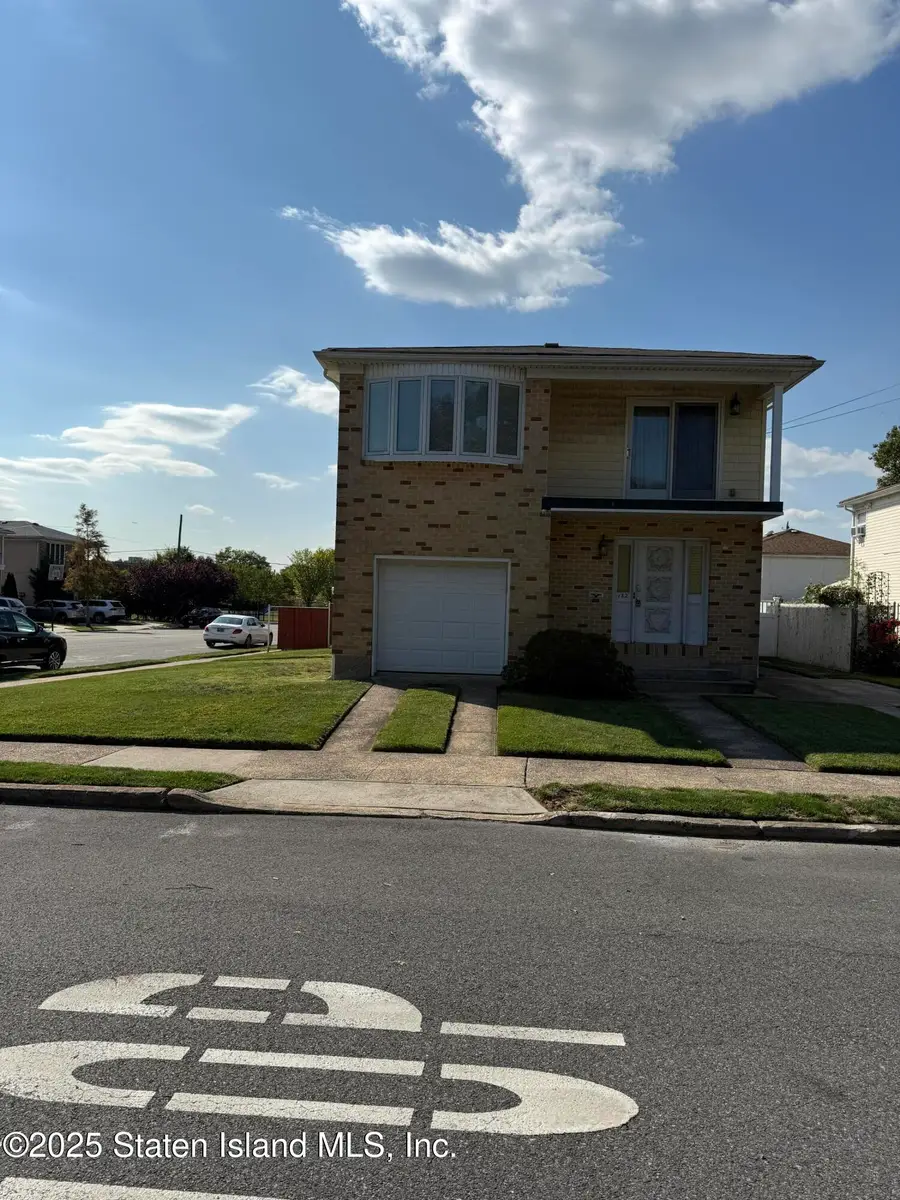 182 Woodbine Avenue, Staten Island, NY 10314 - Image #2