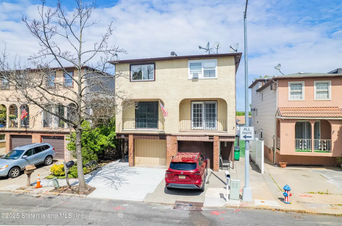 25 Geyser Drive, Staten Island, NY 10312 - #1